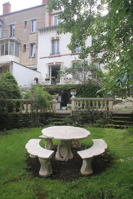 La Cabane Du Canada Bed & Breakfast Orleans Bagian luar foto